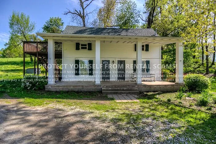 369 Steele Rd