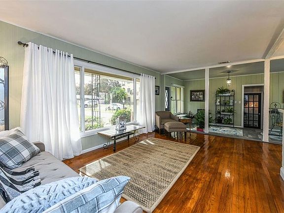 3rd image of 2667 2nd St