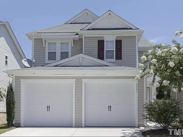3021 Remington Oaks Cir — Photo 1