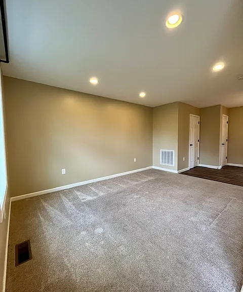 36 Raymond St — Photo 14