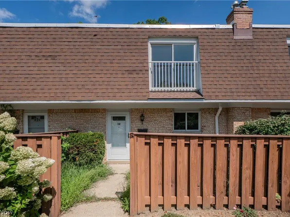 6478 State Rd APT G12, Parma, OH 44134