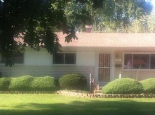 936 Chestnut St, Waukegan, IL 60085