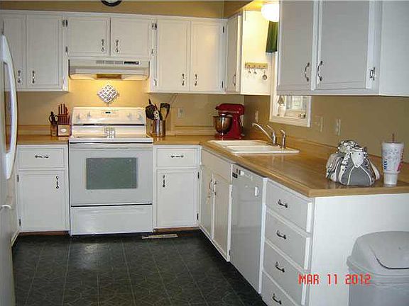 2nd image of 709 E 7th St #Townhouse