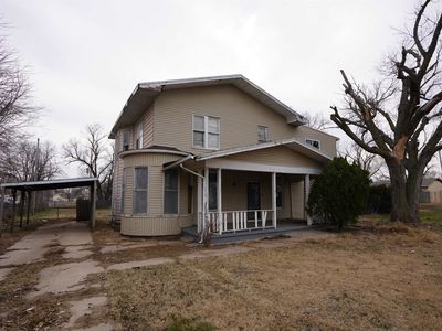 1221 E 11th Ave, Hutchinson, KS, 67501