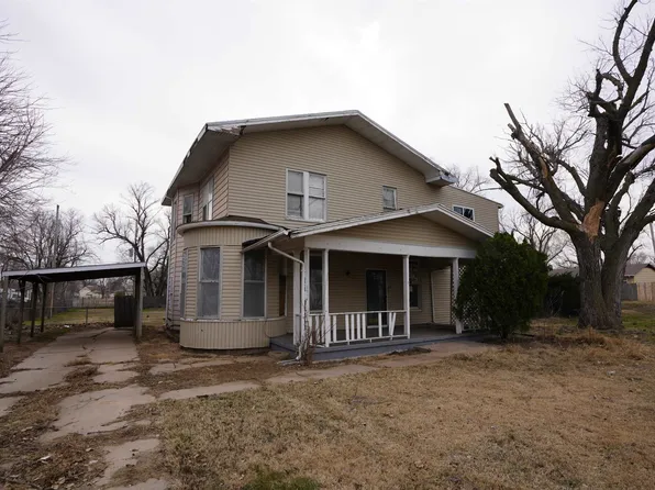 1221 E 11th Ave, Hutchinson, KS 67501