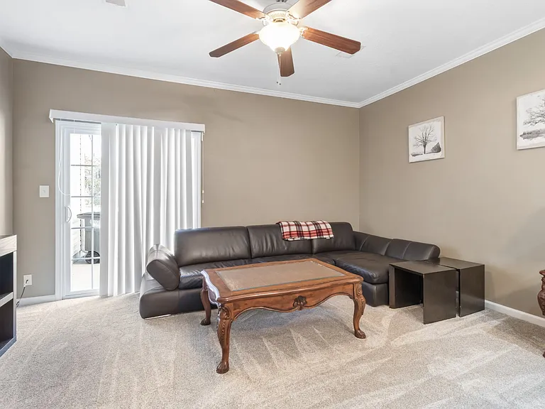 129 Alexander Blvd — Photo 15