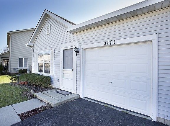 2nd image of 2171 Rebecca Cir