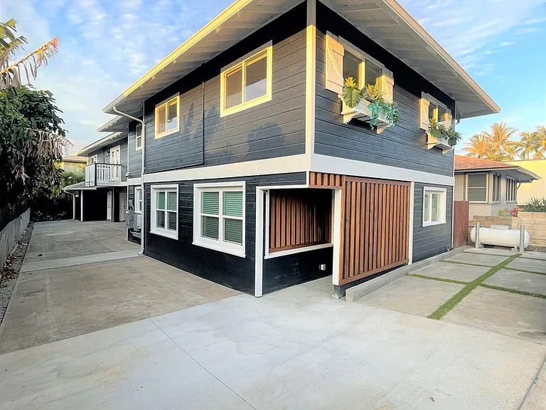 3036 Monsarrat Ave — Photo 1