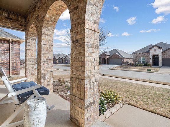 5th image of 2908 Log Cabin Dr