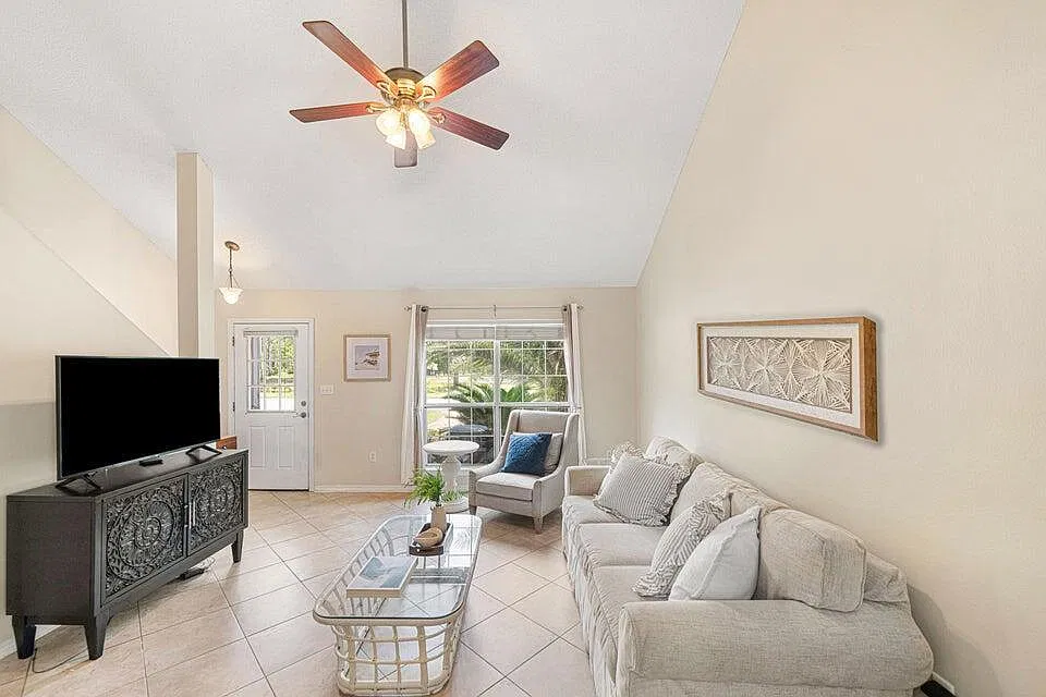 2 bed, 1278 sqft, $2,450 — Photo 3