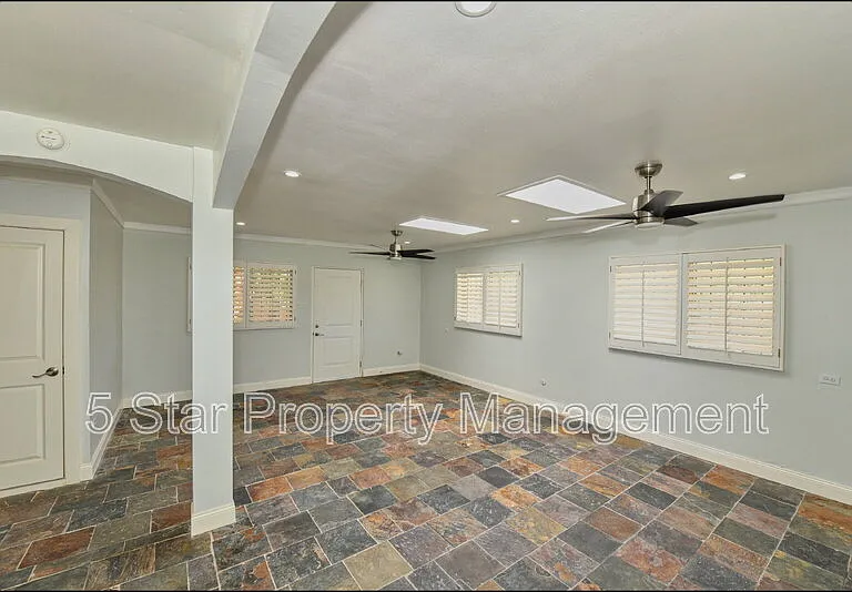 3030 Aurora Ave — Photo 31