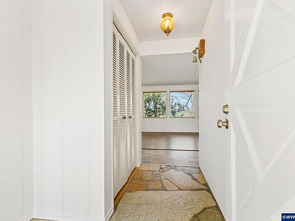 4th image of 10418 Champoeg Rd NE