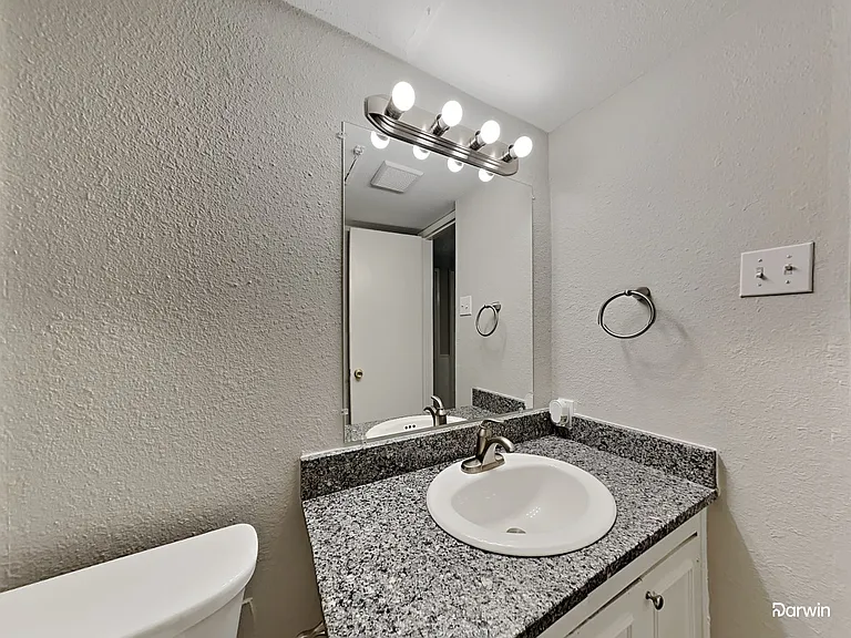 4015 Hartford Dr — Photo 10