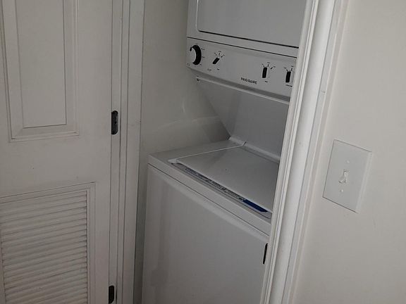 2nd image of 1440 W Farwell Ave APT 3E