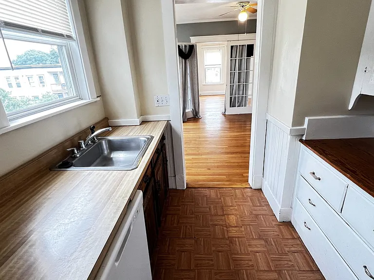 12 Michigan Ave #3 — Photo 3
