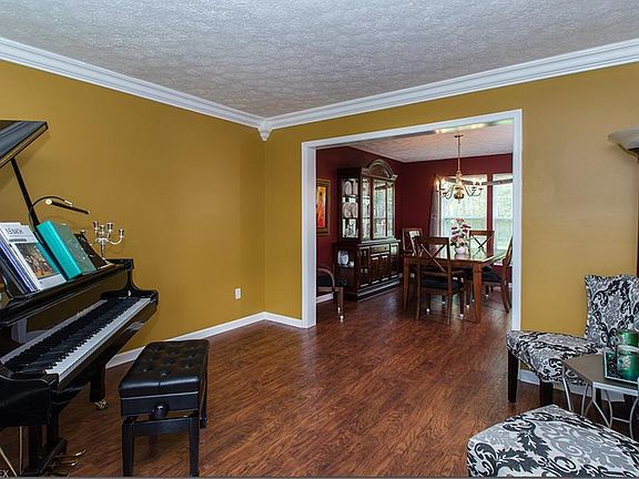 5th image of 494 Greystone Dr