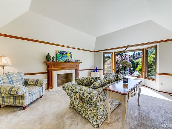 3rd image of 23916 SE 46th Pl