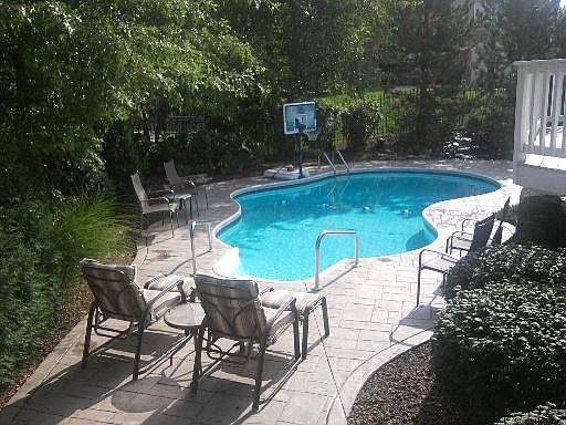 3rd image of 15713 S Glenlake Dr