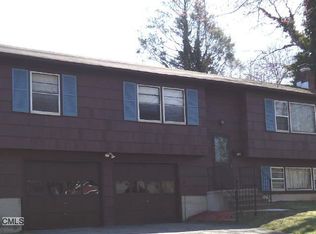 77 Flushing Ave, Fairfield, CT 06825
