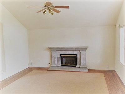 2nd image of 1588 E Muncie Ave
