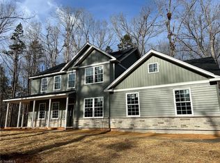 5845 Meadow Ln, Pfafftown, NC 27040