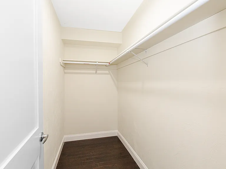 120 Jerome St — Photo 10