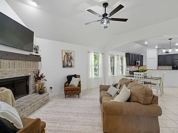 2nd image of 104 Candis Ct