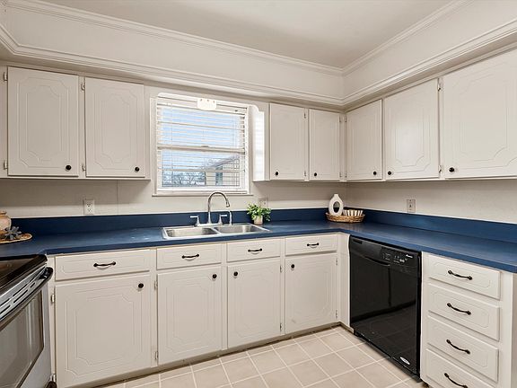 4th image of 205 Westshore Dr