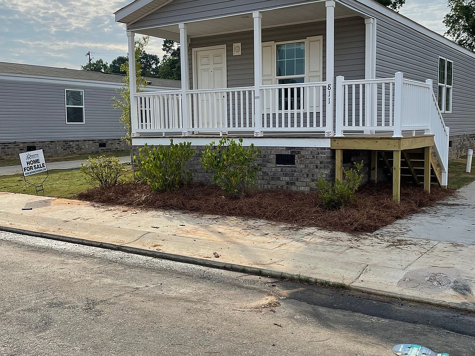 1st image of 811 Lookout Dr