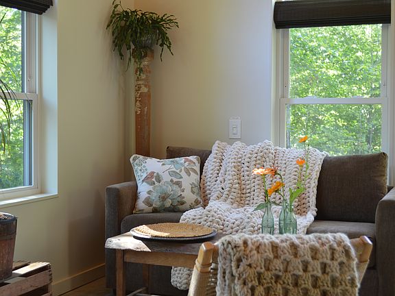2nd image of 1154 Hayden Rd