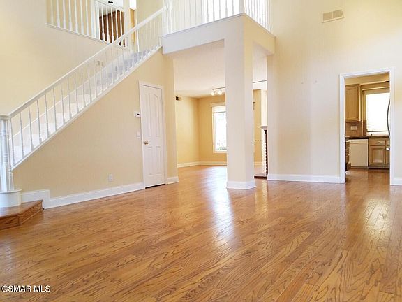 4th image of 562 Timberwood Ave