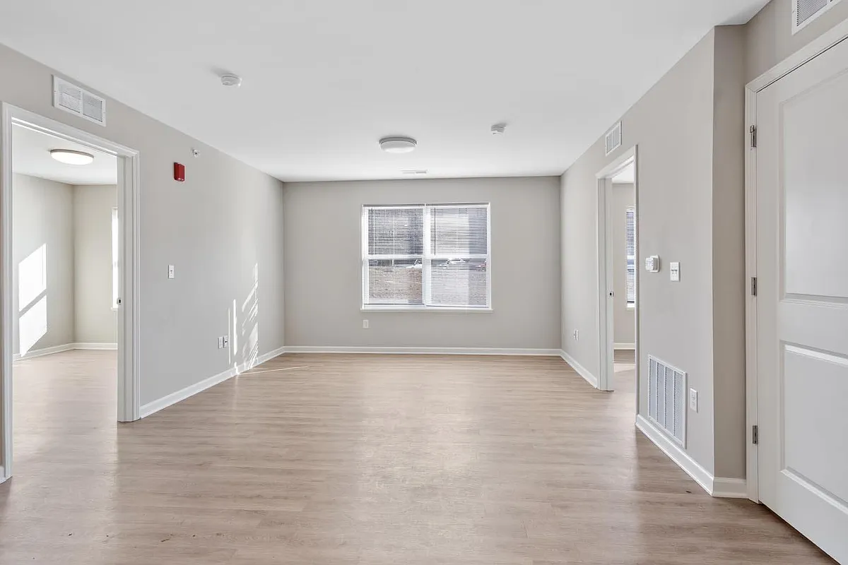 Building Photo - 7235 Westfield Plaza Dr