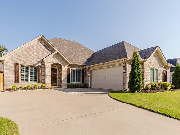 2nd image of 2300 Abigail Dr