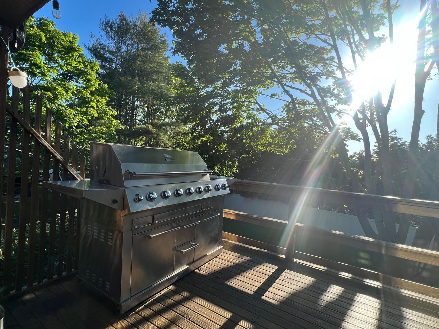 2nd Level Deck & Grill