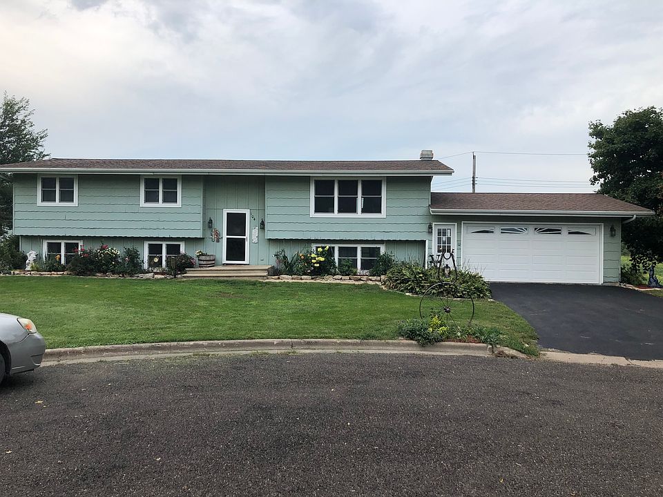 1st image of 104 Mates Ave