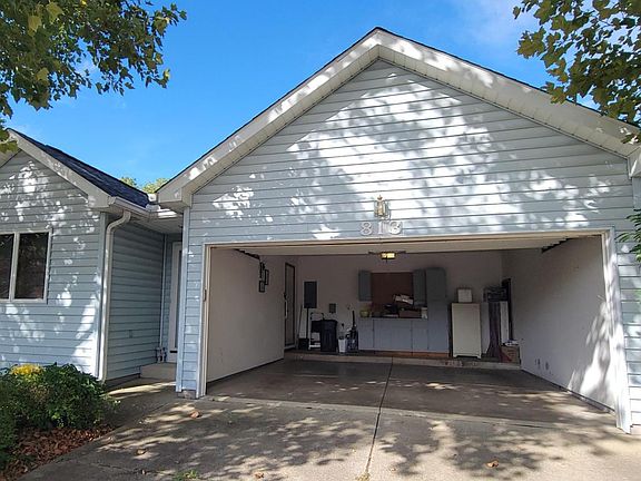 5th image of 813 Elizabeth Dr