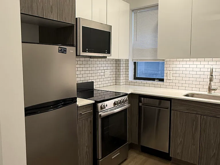 10 Peterborough St #5 — Photo 8