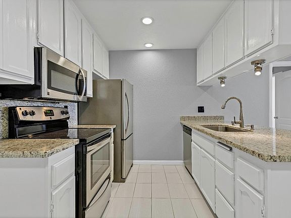 4th image of 247 N Capitol Ave Unit 263