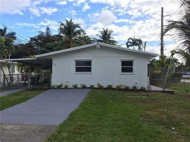 1st image of 2606 NE 206th St