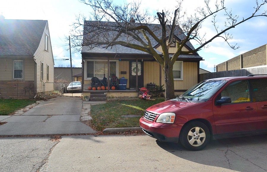 1st image of 1671 Mill St