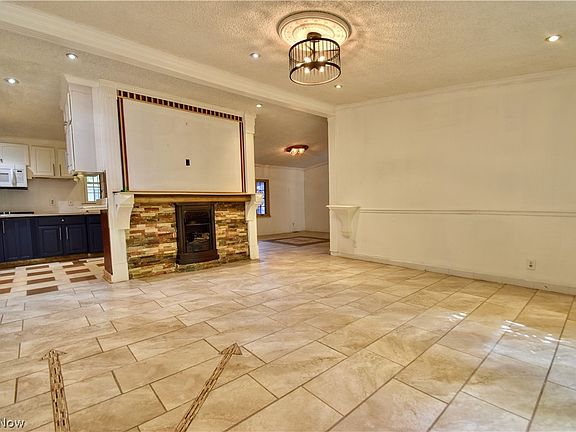 5th image of 2159 Belvoir Blvd