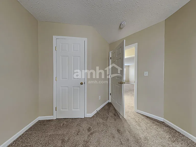 268 Indian Lake Dr — Photo 14
