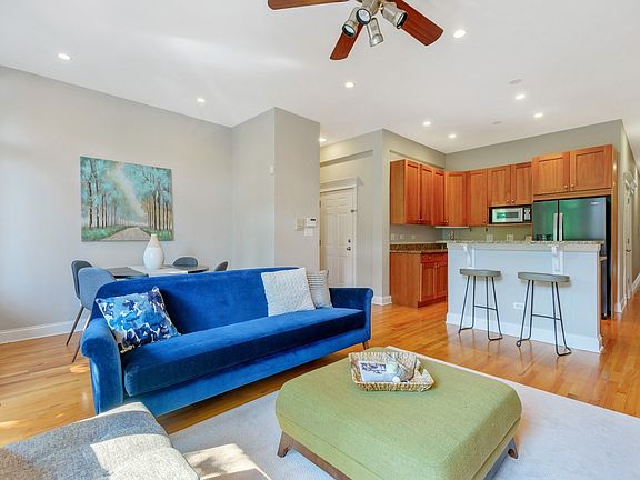 5th image of 3726 N Southport Ave #2
