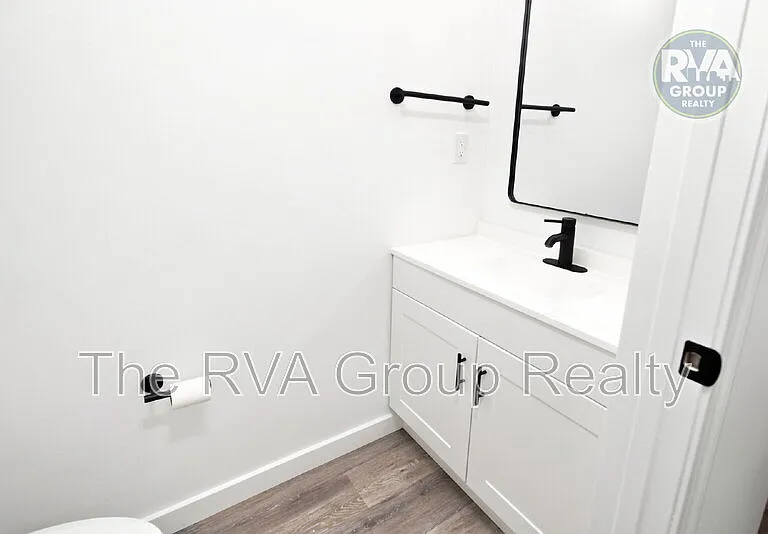 1609 Rogers St — Photo 17