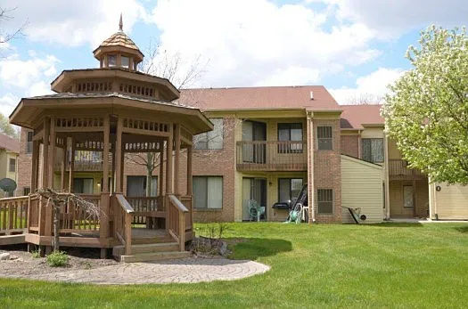 Warren Village Apartments — Photo 1