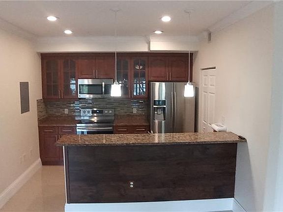 3rd image of 13170 Bella Casa Cir APT 186
