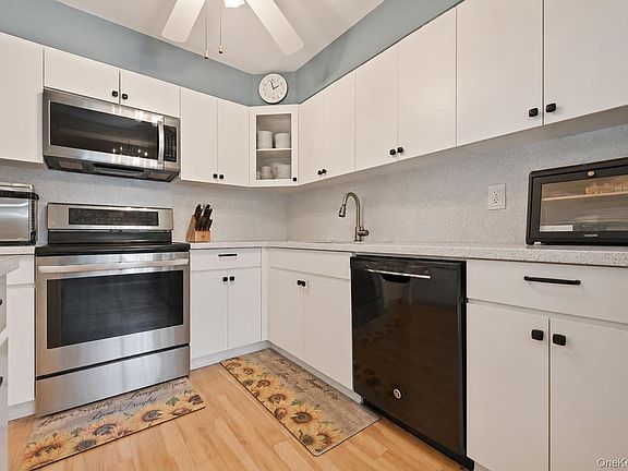4th image of 16 Balsam Court