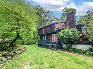 18 Dinglebrook Ln, Newtown, CT 06470