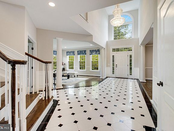 3rd image of 608 Nalls Farm Way