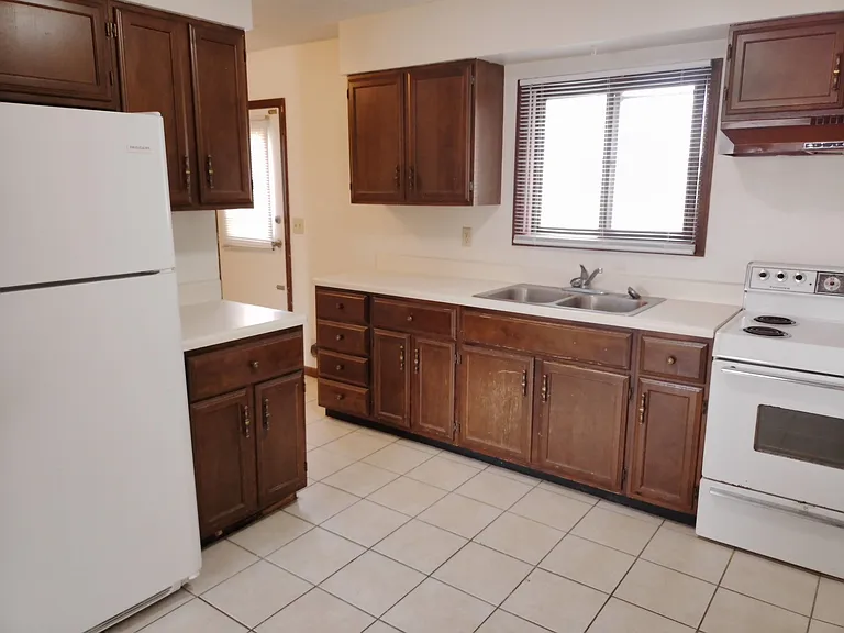 204 1/2 W Francis St — Photo 3